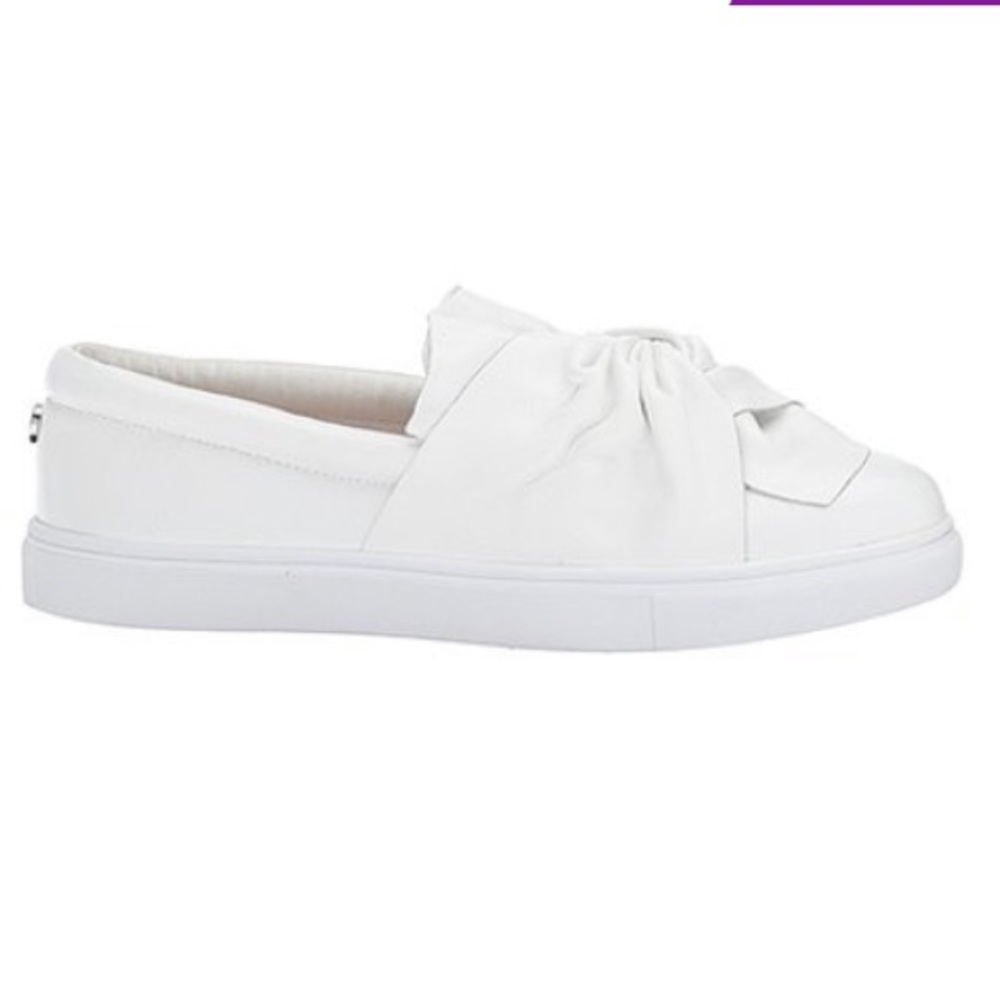 Brand New Steve Madden Knotted sneakers